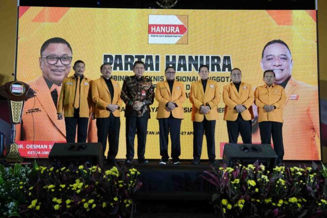 
					Partai HANURA resmi menutup Bimtek Nasional 2025 untuk anggota DPRD se-Indonesia, di Jakarta (26/4) foto : PRABA/ist