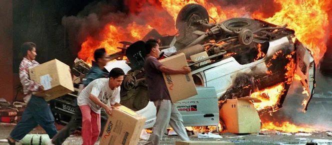 
					foto ilustrasi kerusuhan 1998 (ist)