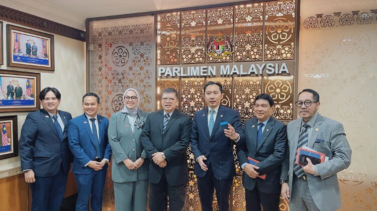Legislator Demokrat “Turun Gunung” ke Malaysia, Bahas Narkoba, Sawit, hingga Nasib TKI