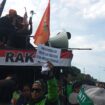 Aksi Demonstrasi Ojol 20 Mei 2025 di Patung Kuda, Jakarta Pusat. (Foto:Praba)