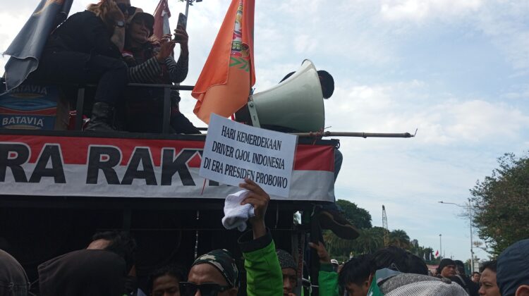 Aksi Demonstrasi Ojol 20 Mei 2025 di Patung Kuda, Jakarta Pusat. (Foto:Praba)