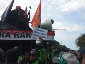 Aksi Demonstrasi Ojol 20 Mei 2025 di Patung Kuda, Jakarta Pusat. (Foto:Praba)