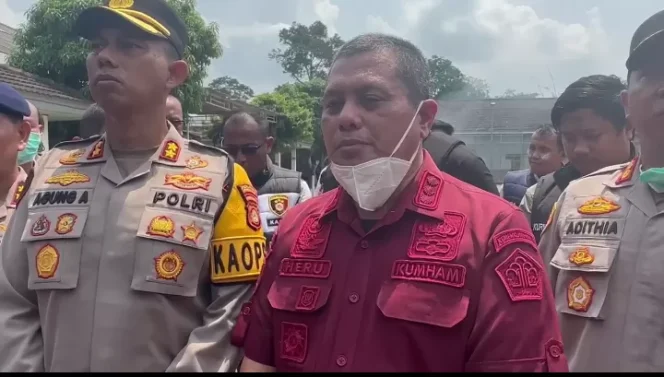 
					 Kepala Lapas Narkotika Muara Beliti, didampingi Kapolsek Musi Rawas (ist)