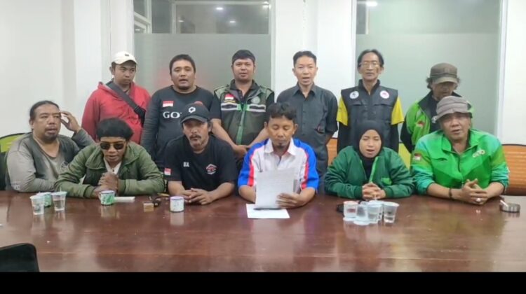 Aliansi Pengemudi Online Bersatu (APOB) saat melakukan konferensi Press, Rabu (28/05) di Jakarta (foto:Praba/Istimewa)