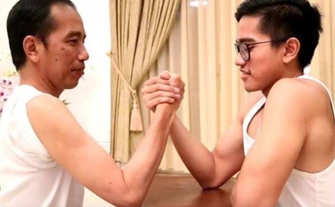 Jokowi dan Kaesang (foto:Ist)