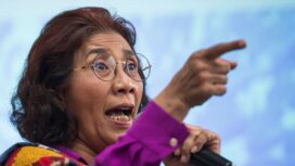 Mantan Menteri Kelautan dan Perikanan Susi Pudjiastuti melontarkan pernyataan keras terkait maraknya kerusakan lingkungan yang dilakukan oleh manusia. Lewat akun media sosial pribadinya (foto:Antara)