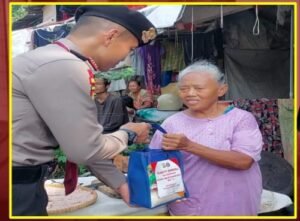 Menyambut peringatan Hari Bhayangkara ke-79, Direktorat Pengamanan Objek Vital (Ditpamobvit) Polda Metro Jaya melaksanakan kegiatan Bakti Sosial dengan membagikan 250 paket sembako (foto:Praba/Istimewa)