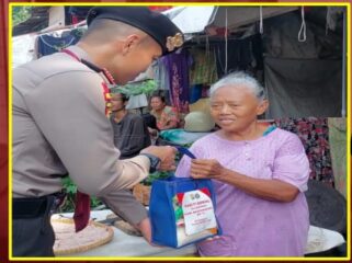 Menyambut peringatan Hari Bhayangkara ke-79, Direktorat Pengamanan Objek Vital (Ditpamobvit) Polda Metro Jaya melaksanakan kegiatan Bakti Sosial dengan membagikan 250 paket sembako (foto:Praba/Istimewa)