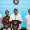 Menteri Energi dan Sumber Daya Mineral (ESDM) bahlil Lahadalia menegaskan bahwa empat Izin Usaha Pertambangan (IUP) nikel di Raja Ampat resmi dicabut. Empat perusahaan tersebut dinilai melanggar peraturan dalam konteks lingkungan. (Foto: Praba/Ist)