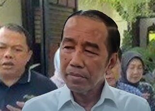 Presiden ke-7 RI, Joko Widodo (Jokowi), merayakan ulang tahun ke-64 hari ini, Sabtu (21/6/2025). Sejumlah warga mendatangi rumah pribadinya (foto: Praba/Ist)
