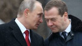 Mantan Presiden Rusia Dmitry Medvedev mengatakan sejumlah negara siap menyuplai senjata nuklir ke Iran. (Foto: Praba/Istimewa)