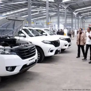 Sidang gugatan macetnya produksi mobil Esemka kembali digelar di PN Solo, Rabu (9/7/2025), dengan permintaan penggugat agar pabrik di Boyolali diperiksa.(Foto:Biro Pers Kepresidenan)