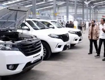 Sidang gugatan macetnya produksi mobil Esemka kembali digelar di PN Solo, Rabu (9/7/2025), dengan permintaan penggugat agar pabrik di Boyolali diperiksa.(Foto:Biro Pers Kepresidenan)