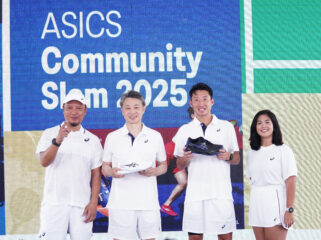 Gambar 1. (kiri-kanan) Billy Mabila Product Merchandiser of Core Performance Sports (CPS)
ASICS Indonesia, Mitsuyuki Tominaga President and COO ASICS, Sota Fukushima
President Director ASICS Indonesia, dan Maitri Widyakirana Marketing Lead
of Core Performance Sports (CPS) ASICS Indonesia (doc.Istimewa)