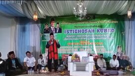 Ribuan jamaah dari berbagai daerah tumplek blek dalam acara bertajuk “Munajat 1000 Doa untuk Pemimpin Negeri.” (foto:Ist)