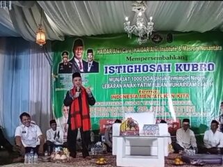 Ribuan jamaah dari berbagai daerah tumplek blek dalam acara bertajuk “Munajat 1000 Doa untuk Pemimpin Negeri.” (foto:Ist)