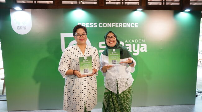 
“Peluncuran Akademi SaDaya ini adalah respon strategis setelah kami mendengar langsung suara teman-teman di lapangan, khususnya di sektor konservasi. Kami ingin bikin ruang belajar yang gampang diakses, relevan, dan bisa langsung dipakai untuk ambil keputusan yang berdampak positif,” ujar Sarilani Wirawan, Co-Founder dan Managing Director Digdaya Selaras (foto:Ist)