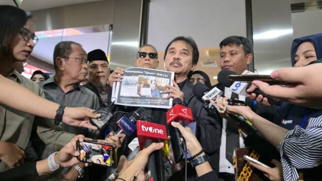 
					Pakar telematika Roy Suryo meyakini bahwa ijazah Presiden ke-7 RI, Joko Widodo (Jokowi), diduga kuat palsu hingga 99,9 persen.(Foto; Istimewa)