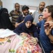“Dr Marwan al-Sultan, Direktur RS Indonesia Gaza, jadi korban ke-70 tenaga medis yang tewas dihantam serangan Israel dalam 50 hari terakhir.”(foto: Reuters)