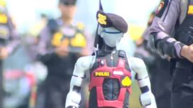 ICW mendesak Polri transparan soal anggaran pengadaan robot polisi, bukan sekadar pamer teknologinya. (Foto: tangkap Layar )