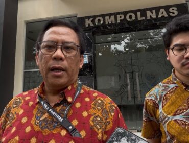 “Semua dokumen dan bukti sudah kami serahkan, ahli hukum pidana dan perdata juga sudah hadir. Keduanya menilai tindakan YS sudah memenuhi unsur pidana dan perbuatan melawan hukum,” ujar Tabrani dalam keterangan pers, Senin (12/8/2025). (foto: ist)