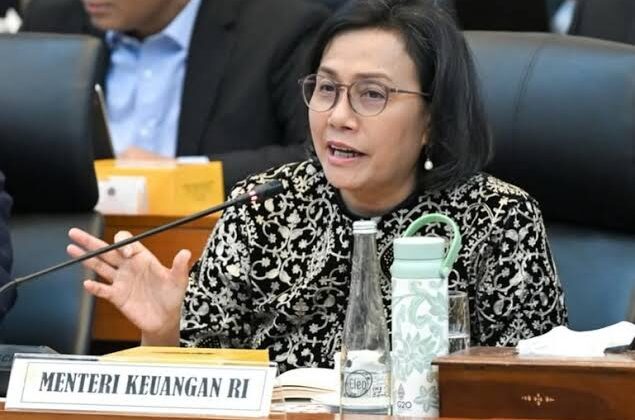 Pidato Sri Mulyani soal APBN pendidikan 2025 bikin heboh. Potongan videonya viral di TikTok dan dituding menyebut guru sebagai “beban negara”.(Foto; Istimewa)