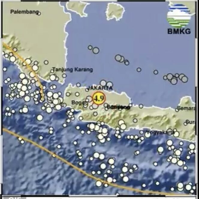 
					Gempa berkekuatan 4,9 SR mengguncang Bekasi, Jawa Barat, Rabu malam (20/8/2025). BMKG mencatat pusat gempa berada 14 km tenggara Bekasi dengan kedalaman 10 km. Warga diminta tetap waspada karena data masih bisa berubah.

