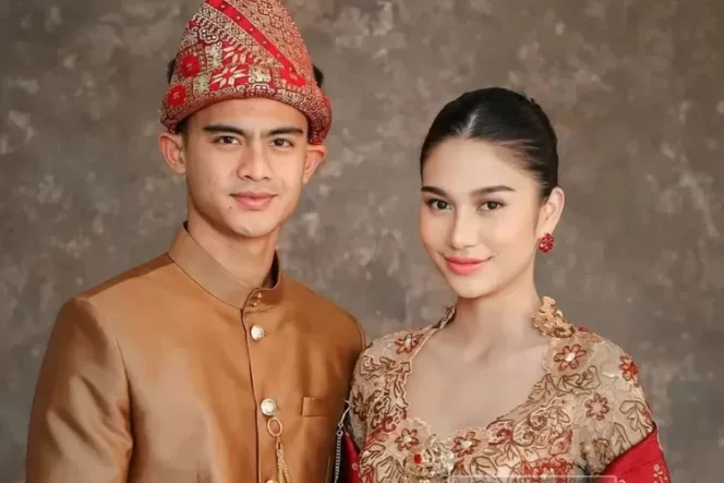 
					Perceraian Kilat Pratama Arhan dan Azizah Salsha: Dua Kali Sidang, Dua Tahun Rumah Tangga, Tamat!