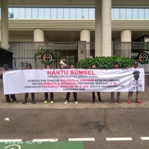 HANTU Sumsel mendesak Kejaksaan Agung untuk memeriksa Walikota Palembang Ratu Dewa terkait dugaan fee proyek pendidikan Rp 84 miliar yang berpotensi merugikan ribuan siswa.(Foto:Istimewa)