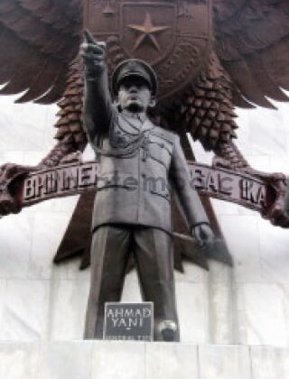 Kisah Ahmad Yani, jenderal muda kesayangan Sukarno yang tegas menolak PKI, gugur tragis pada malam G30S, kini dikenang sebagai Pahlawan Revolusi.(Foto: Istimewa)