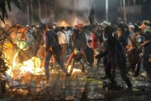Polda Metro Jaya menangkap 16 tersangka perusakan fasilitas umum di Jakarta, dari halte Transjakarta hingga Gedung DPR, buntut demo Agustus 2025.(Foto:Istimewa)