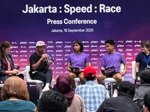 ASICS Indonesia sukses menggelar Jakarta: Speed: Race 2025 di PIK 2, ajang lari 5K berbasis performa pertama di Indonesia. Sebanyak 250 pelari terpilih adu cepat, mulai dari pelajar SMA berbakat hingga atlet elite nasional.(Foto : PRABA/van)