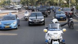 Gerakan “Stop Tot Tot Wuk Wuk” viral di medsos, menolak sirine dan strobo pejabat di jalan. Istana hingga Korlantas akhirnya buka suara.(foto : Istimewa)