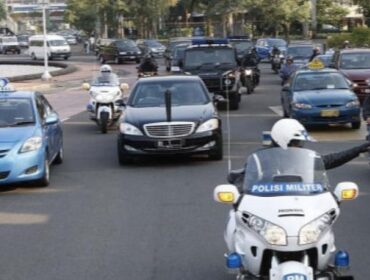 Gerakan “Stop Tot Tot Wuk Wuk” viral di medsos, menolak sirine dan strobo pejabat di jalan. Istana hingga Korlantas akhirnya buka suara.(foto : Istimewa)