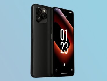 Siapa sangka, Indonesia sudah bisa bikin smartphone global. Namanya UP Phone, mirip iPhone tapi buatan Unplugged yang dirakit di Indonesia. Katanya, privasinya bahkan lebih aman daripada iPhone dan Galaxy.(Foto : Istimewa)