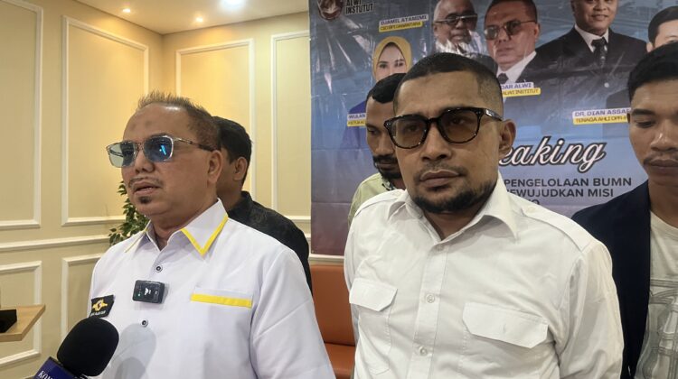 Haidar Alwi menilai BUMN masih jadi “raksasa tidur”. Prabowo Subianto siapkan Danantara, reformasi PLN, dan tata kelola baru demi kedaulatan ekonomi. “BUMN kuat berarti bangsa berdaulat,” ujarnya kepada awak media (25/09) di Jakarta (foto: Prabainsight.com)