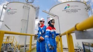 Setelah BBM di SPBU swasta macam Shell, BP, dan Vivo langka berhari-hari, Pertamina akhirnya datang membawa pasokan impor. Ini kata Pertamina.(foto: Istimewa)