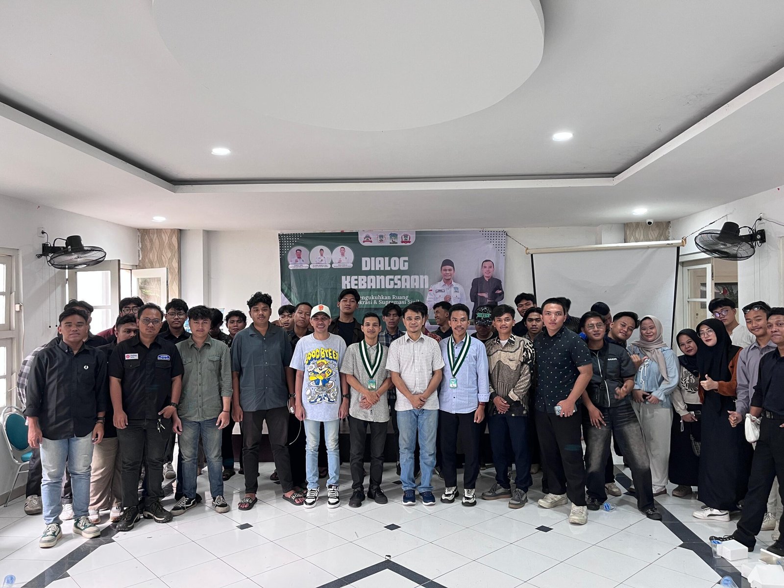 KAMMI Jakarta Raya gelar Dialog Kebangsaan, menegaskan pentingnya supremasi sipil, waspada ancaman digitalisasi terhadap demokrasi, dan mendesak pemerintah usut dugaan makar. (Foto:Istimewa)