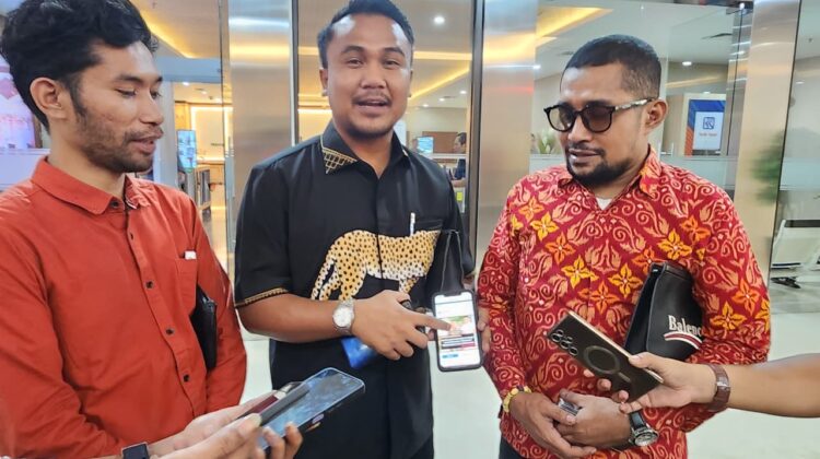 Tim hukum Haidar Alwi Institute mendatangi Bareskrim Polri, Jakarta, Kamis (9/10/2025), untuk konsultasi terkait akun medsos yang menyebarkan tuduhan hoaks soal putra Kapolri dan tambang ilegal.(Foto : Istimewa)