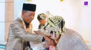 Suasana akad nikah pasangan Shela Arika dan Tarman di Pacitan yang viral karena mahar Rp 3 miliar, sebelum kabar mengejutkan soal cek kosong mencuat ke publik. (Dok. Istimewa)