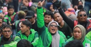 Pemerintah tengah menyiapkan Perpres ojek online untuk memperkuat perlindungan dan kesejahteraan pengemudi. Mensesneg Prasetyo Hadi memastikan regulasi ini disusun bersama aplikator dan ojol agar hasilnya adil dan relevan.(Foto::Ist)