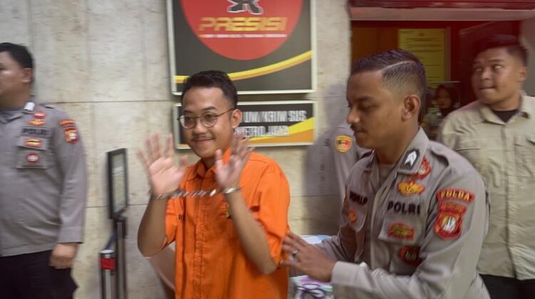 Empat aktivis, termasuk Delpedro Marhaen, gagal dalam praperadilan di PN Jaksel. Lokataru temukan delapan kejanggalan, sementara tangis ibu Delpedro pecah di ruang sidang.(Foto:Istimewa)