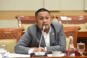 Abdullah Komisi III DPR RI minta KPK usut dugaan korupsi proyek Kereta Cepat Whoosh. Jokowi sebut proyek ini investasi sosial, bukan soal laba.(Foto: DPR-RI)