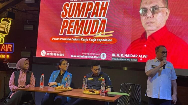 Haidar Alwi menegaskan Sumpah Pemuda 2025 bukan sekadar teks sejarah. Pemuda dan polisi harus bersinergi agar Indonesia tetap waras dan berakal.(Foto: prabainsight/Ist)