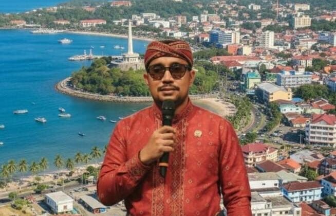 Abdul Muthalib Sangadji gagal jadi Pahlawan Nasional 2025. Publik Timur kecewa dan desak pemerintah jelaskan kriteria penetapan agar keadilan sejarah ditegakkan.
