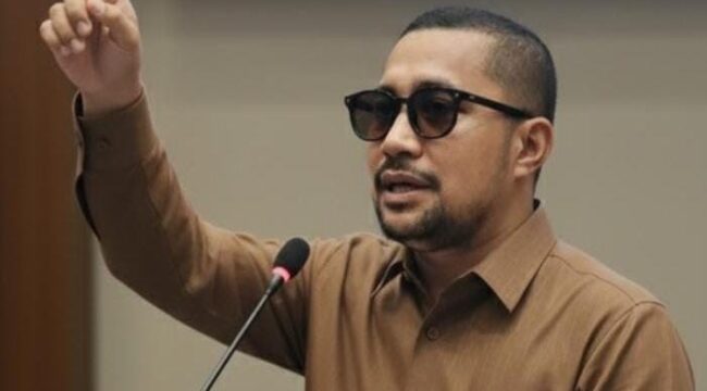 Rupiah disebut mendekati Rp18.000 per dolar AS. Founder Kontra Narasi Sandri Rumanama mengusulkan kenaikan harga BBM untuk menekan impor migas dan mengurangi beban subsidi APBN.(istimewa)
