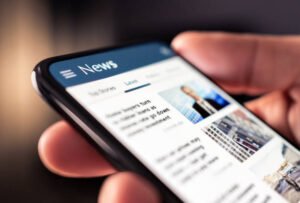 Di era digital yang penuh noise, media online tetap jadi kanal komunikasi paling kredibel dan berdampak untuk kampanye brand. Ini 5 alasannya menurut praktisi PR Haqqi Hidayatullah.(Foto: iStock)