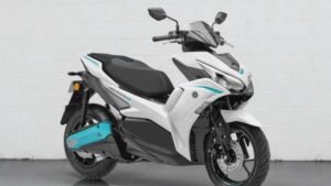 Yamaha Aerox-E hadir sebagai skutik listrik baru dengan desain sporty, fitur lengkap, dan jarak tempuh 106 km. Simak spesifikasi dan keunggulannya yang siap meramaikan pasar motor listrik.
