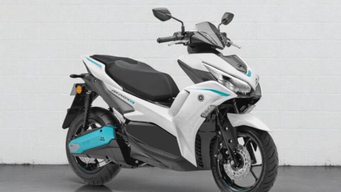 
					Yamaha Aerox-E hadir sebagai skutik listrik baru dengan desain sporty, fitur lengkap, dan jarak tempuh 106 km. Simak spesifikasi dan keunggulannya yang siap meramaikan pasar motor listrik.