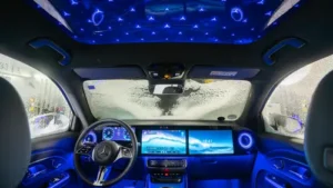 Mercedes GLB EV menampilkan interior futuristik, fitur canggih MBUX Superscreen, dan ketahanan ekstrem dari uji salju hingga suhu ekstrem. Simak tampilan dan inovasinya jelang debut resmi 2025.